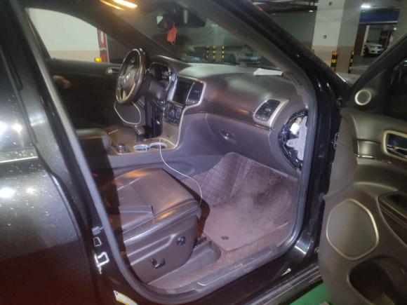 [无锡·苏B] 二手Jeep大切诺基2014款 3.0L 旗舰尊悦版