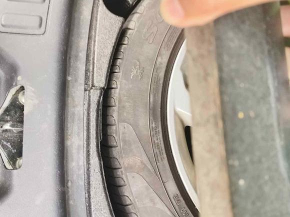 [湖州·浙J] 二手路虎发现神行2015款 2.0T SE