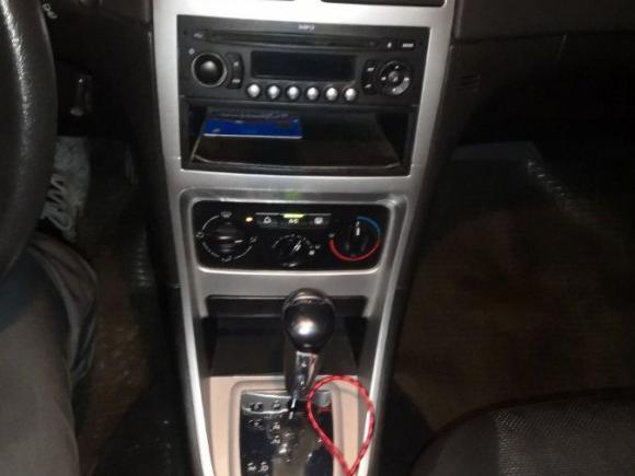 [无锡·苏B] 二手标致标致3072010款 两厢 1.6L 自动舒适版