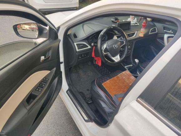 [成都·川L] 二手长安悦翔V72015款 1.6L 手动乐享型 国IV