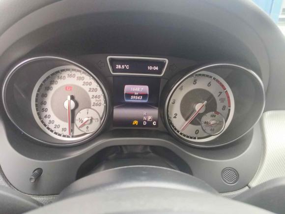 [深圳·粤B] 二手奔驰奔驰GLA2016款 GLA 220 4MATIC 时尚型