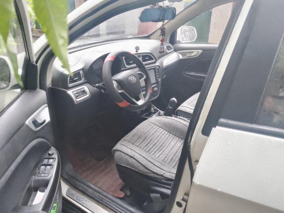 [济南·鲁A] 二手一汽骏派D602015款 1.5L 手动舒适型