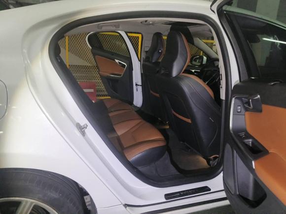 [上海·沪A] 二手沃尔沃沃尔沃S60新能源2015款 S60L E驱混动 T6智驭版