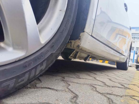 [青岛·鲁U] 二手奔腾奔腾B702014款 2.0L 自动豪华型