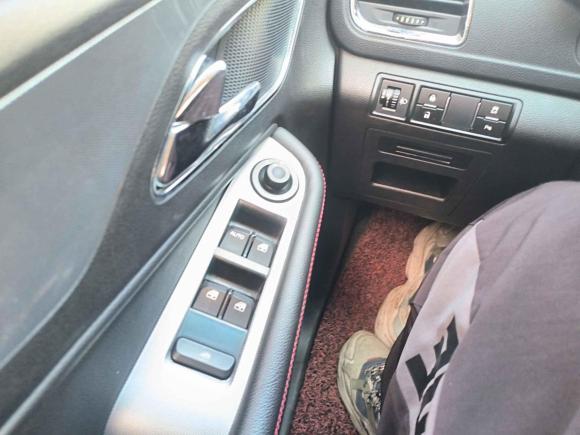 [广州·粤U] 二手宝骏宝骏5602015款 1.8L 手动豪华型