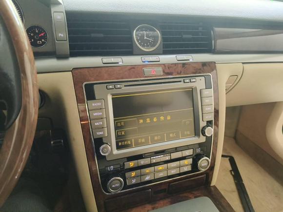 [成都·川A] 二手大众辉腾2011款 3.6L V6 5座加长舒适版