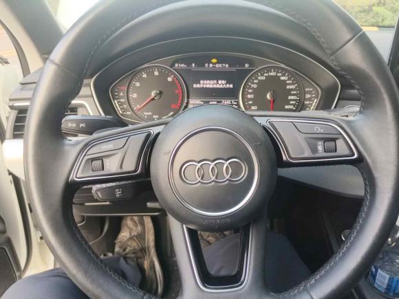 [青岛·鲁B] 二手奥迪奥迪A4L2017款 40 TFSI 时尚型