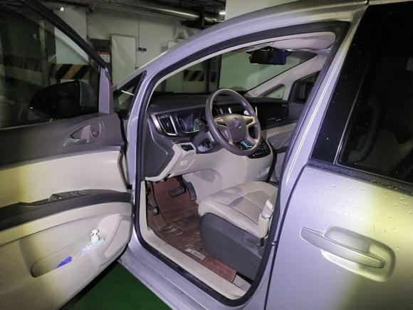 [成都·川A] 二手别克别克GL82011款 2.4L CT豪华商务舒适版