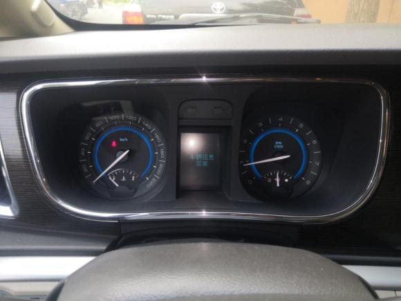 [上海·沪K] 二手别克别克GL82011款 2.4L CT豪华商务舒适版