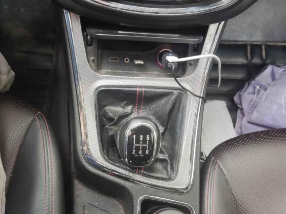 [杭州·浙A] 二手宝骏宝骏5602015款 1.8L 手动豪华型