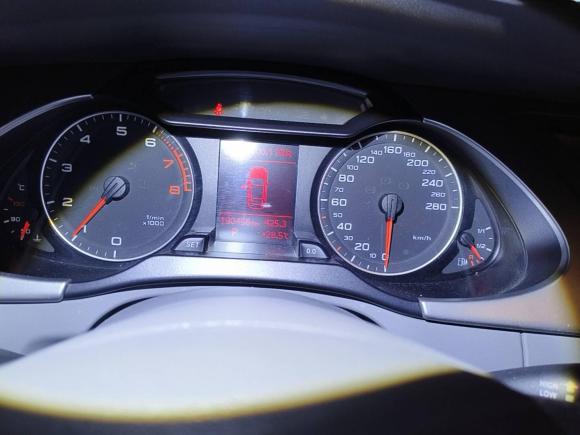 [上海·苏L] 二手奥迪奥迪A4L2012款 2.0 TFSI 自动舒适型