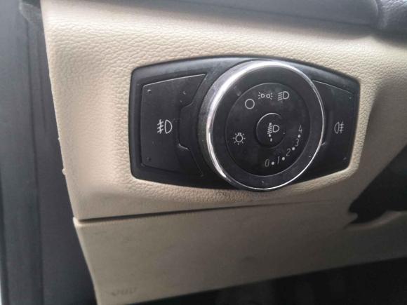 [无锡·苏B] 二手福特福睿斯2015款 1.5L 手动舒适型