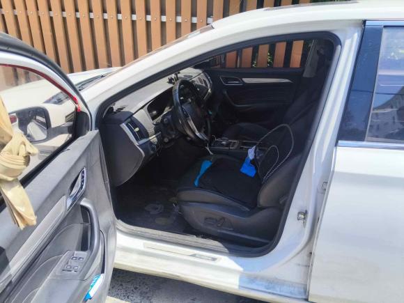 [上海·沪A] 二手荣威荣威i6新能源2017款 45T 混动互联智享版