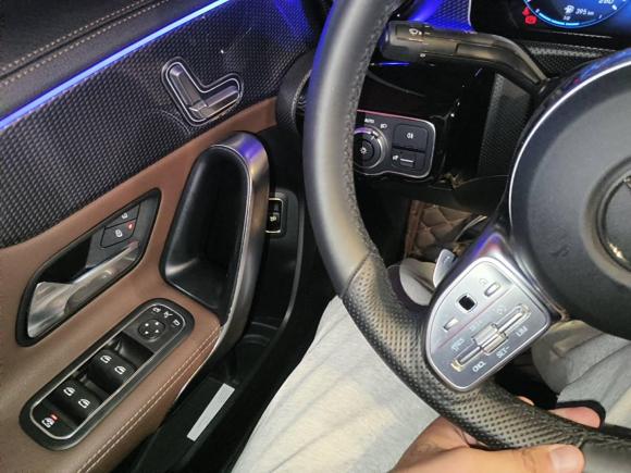 [杭州·苏A] 二手奔驰奔驰A级2019款 A 200 L 运动轿车