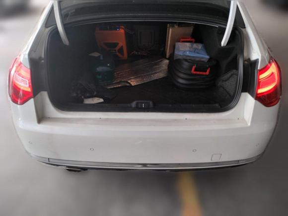 [上海·沪A] 二手雪铁龙雪铁龙C52013款 2.3L 自动尊驭型