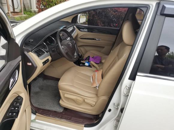 [上海·苏J] 二手宝骏宝骏7302016款 1.5L 手动舒适型 7座 国V