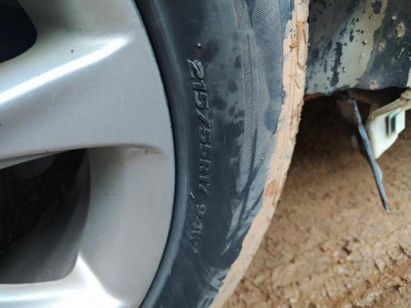 [佛山·渝A] 二手现代索纳塔2011款 2.0L 自动尊贵版