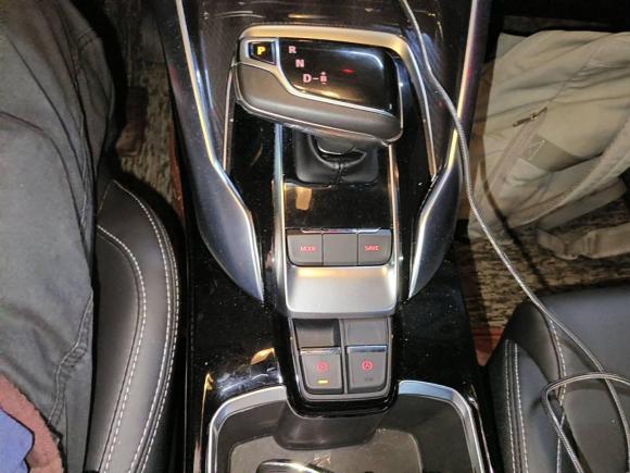 [上海·沪A] 二手上汽大通MAXUS上汽大通MAXUS EUNIQ 52020款 1.3T PLUG IN 精英版