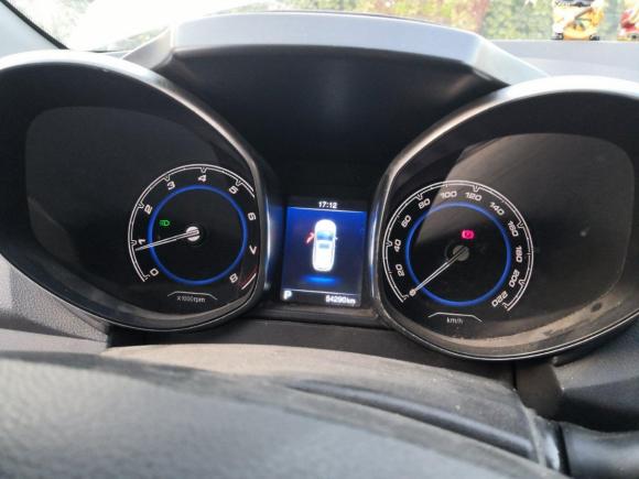 [济南·鲁A] 二手奇瑞瑞虎52016款 2.0L CVT家悦版