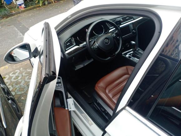 [上海·沪A] 二手大众凌渡2015款 330TSI DSG豪华版