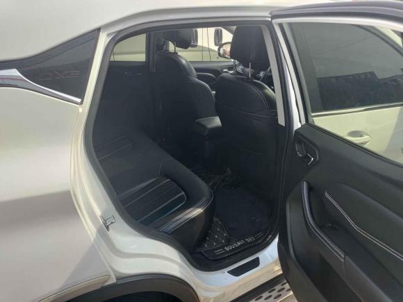 [南京·苏L] 二手东南东南DX32018款 1.5T CVT尊贵型