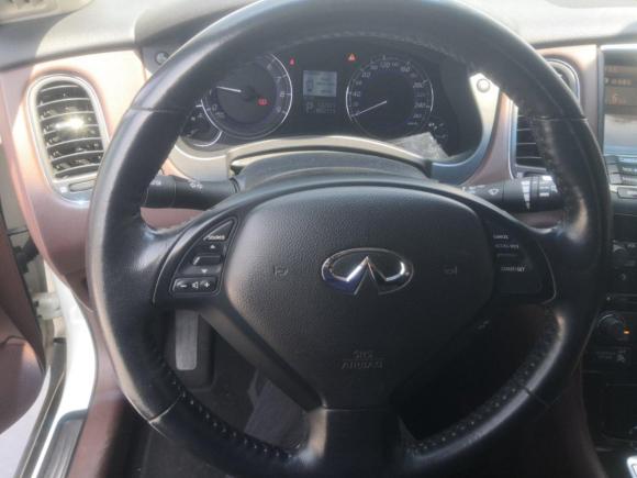 [佛山·粤E] 二手英菲尼迪英菲尼迪QX502013款 2.5L 两驱优雅版