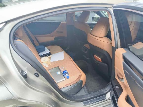 [北京·京E] 二手雷克萨斯雷克萨斯ES2021款 200 卓越版