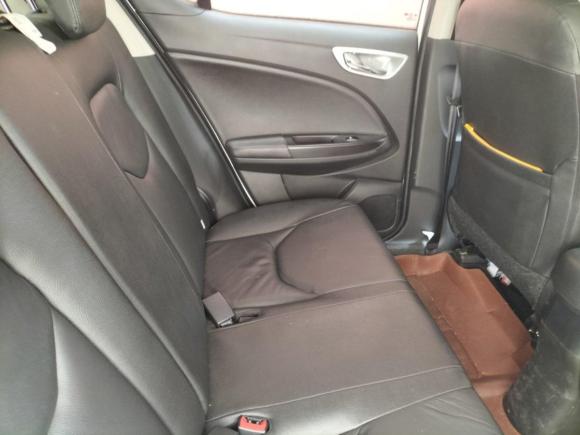 [南昌·赣A] 二手一汽骏派D602015款 1.8L 自动尊贵型