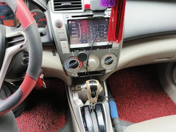 [深圳·粤B] 二手本田锋范经典2011款 1.5L 自动精英品致版