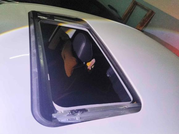 [深圳·粤B] 二手荣威荣威i6新能源2017款 45T 混动互联智尊版