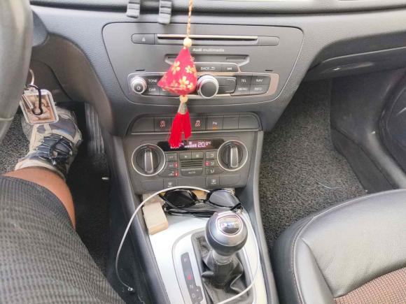 [无锡·苏B] 二手奥迪奥迪Q32017款 30 TFSI 时尚型