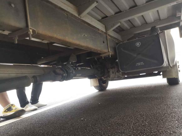 [合肥·粤B] 二手长安跨越跨越王X52018款 1.5L标准型单排后双轮标准货箱DK15C