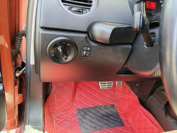 [南京·苏A] 二手大众甲壳虫2010款 2.0 BlackOrange舒适版