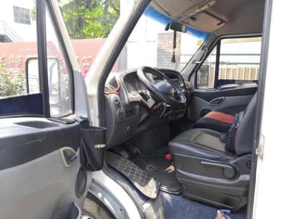 [无锡·苏B] 二手依维柯依维柯褒迪2017款 2.5T经典A32客车中顶6-7座47Z5