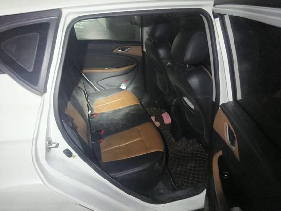 [南昌·赣A] 二手陆风陆风X22017款 1.6L 自动铂锐版