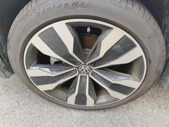 [上海·苏U] 二手大众途观X2022款 330TSI 两驱尊崇旗舰版