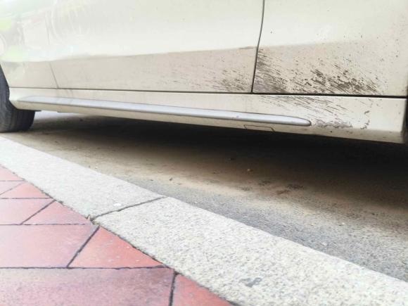 [青岛·鲁B] 二手奔驰奔驰C级2015款 C 200 L 运动型