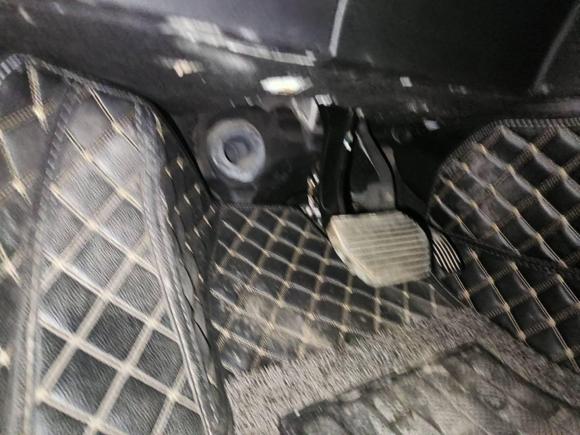 [西安·陕A] 二手雪铁龙雪铁龙C4L2014款 1.8L 智驱版 自动劲享型