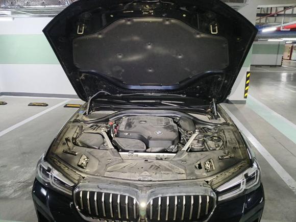 [苏州·苏U] 二手宝马宝马5系2022款 改款 530Li 尊享型 M运动套装