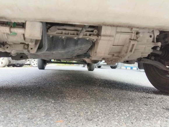 [杭州·浙A] 二手上汽大通MAXUS新途V802023款 2.0T 手动经典傲运通长轴中顶6/7/8/9座