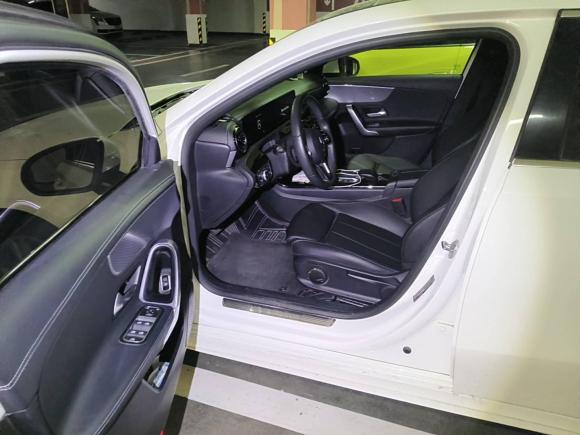 [合肥·皖A] 二手奔驰奔驰A级2021款 A 180 L 运动轿车