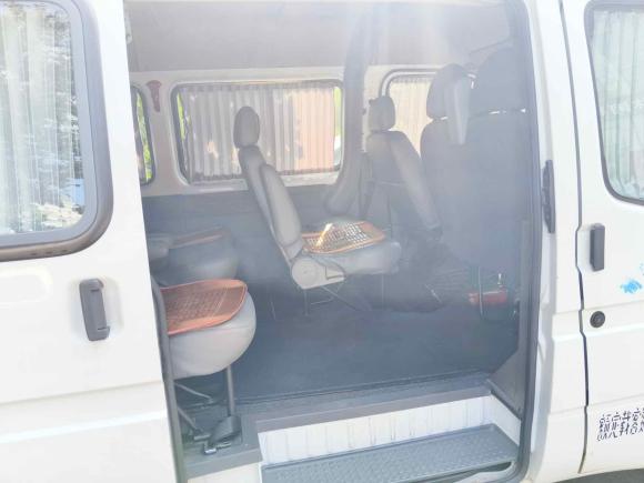 [青岛·鲁B] 二手福特经典全顺2013款 2.8T柴油厢式运输车短轴中顶JX493ZLQ4