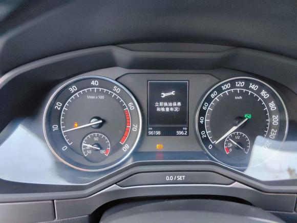 [武汉·鄂A] 二手斯柯达速派2016款 TSI280 DSG创行版