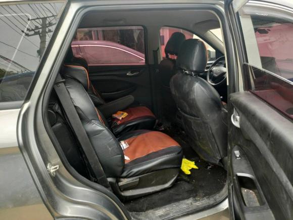 [武汉·苏E] 二手五菱汽车五菱宏光S32018款 1.5L 手动标准型 国V