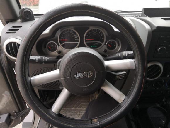 [青岛·鲁B] 二手Jeep牧马人2010款 3.8L Sahara 四门版