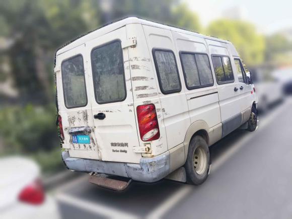 [杭州·浙A] 二手依维柯依维柯褒迪2012款 2.5T-A32 基本型