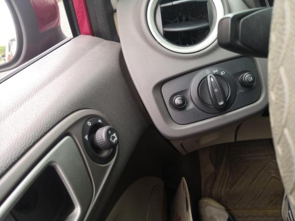 [上海·冀R] 二手福特嘉年华2011款 两厢 1.5L 自动时尚型