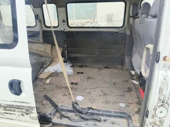 [嘉兴·浙F] 二手上汽大通MAXUS新途V802017款 2.5T AMT傲运通国IV长轴中顶6-10座