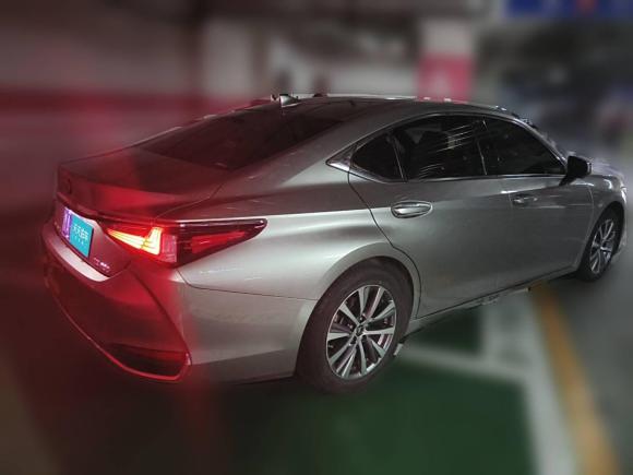 [济南·鲁A] 二手雷克萨斯雷克萨斯ES2018款 200 卓越版 国V