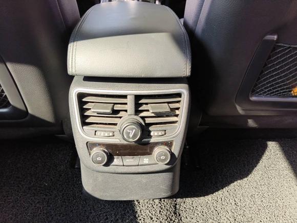 [南京·苏A] 二手标致标致5082012款 2.0L 自动豪华版